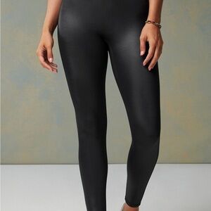🔥NWT🔥 Fabletics Anywhere Motion 365 Shine High Waisted Black Leggings - MEDIUM